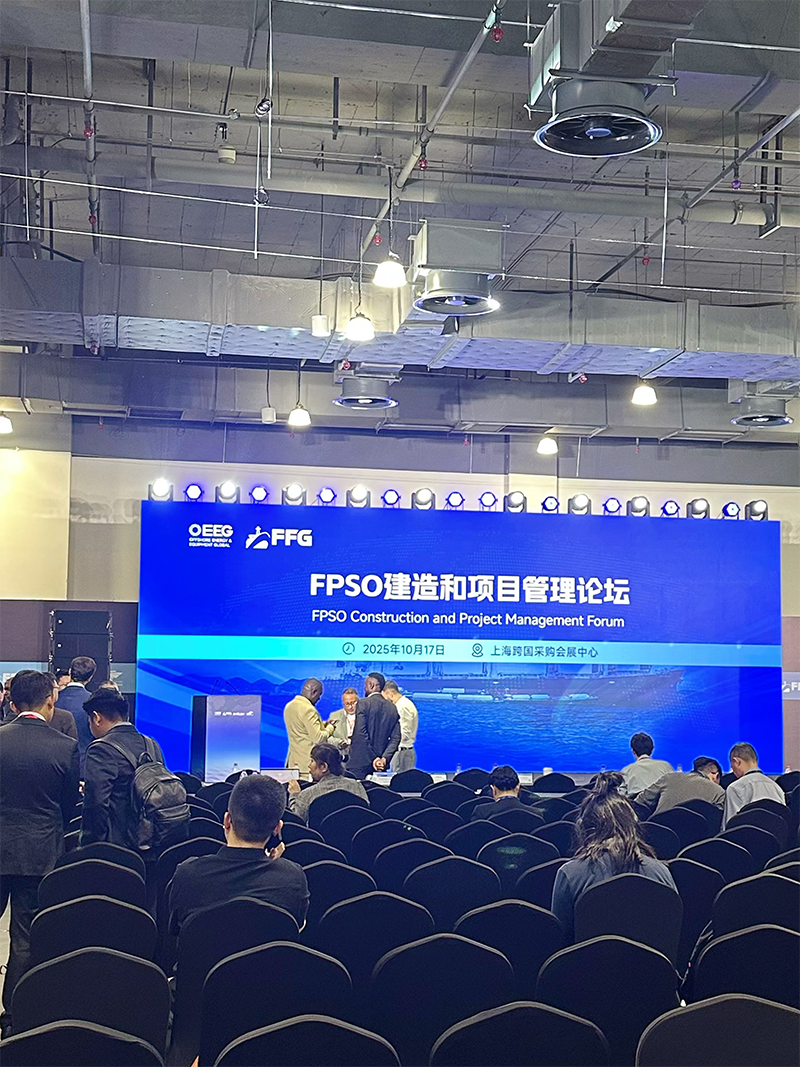 The third day of the conference saw SJPEE team conduct a site visit to the exhibition halls. SJPEE highly valued this exceptional opportunity to engage in extensive and in-depth exchanges with global oil companies, EPC contractors, procurement executives, and industry leaders present at the summit, jointly exploring technological innovations and new collaboration opportunities in the field of oil-gas separation.