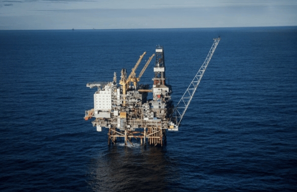Norwegian oil company OKEA has discovered oil in the Talisker West segment near the Brage field in the North Sea, with a significant upward revision of resource estimates. According to OKEA, as the Talisker Statfjord formation has matured further, the P50 resource estimate for the Talisker West discovery has increased from 19 million barrels of oil equivalent to 28 million barrels of oil equivalent. The total recoverable volumes from the Statfjord and Cook formations have also risen from 16–33 million barrels of oil equivalent to 23–44 million barrels of oil equivalent.