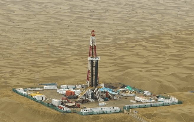 China has newly discovered 13 oilfields with reserves of 100 million tons each and 26 gas fields with reserves of 100 billion cubic meters each