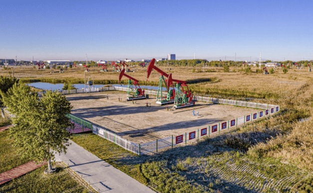 In the pilot test of polymer flooding in Class III oil reservoirs of China's Daqing Oilfield, the oil recovery factor increased by 12.69 percentage points