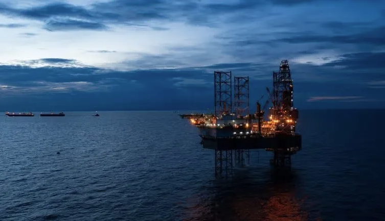 Oil giant announces major oil and gas discovery!