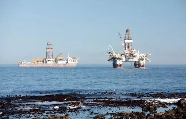 Oil giant announces major oil and gas discovery!